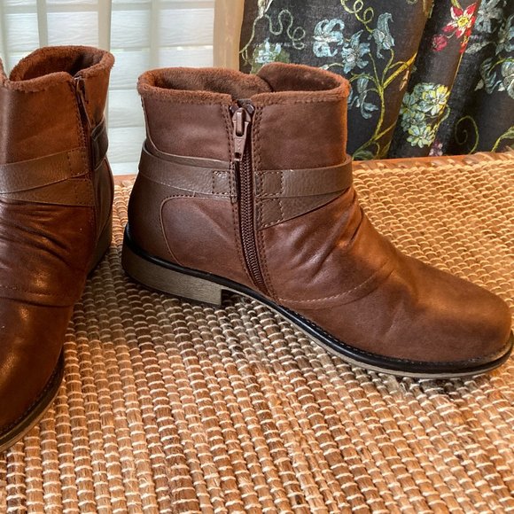 BareTraps Shoes Baretraps Brown Zip Up Ankle Boot 6m Poshmark